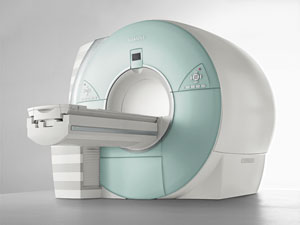 　　The main magnetic coil is on the outermost element of the system and the largest part. The RF antennas and gradient coils are on the inside, closer to the patient.  While there is a characteristic sound that suggests motion, there are no moving parts. 